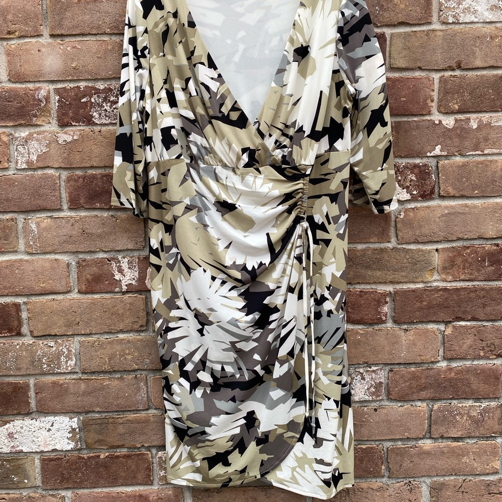 London Times tulip-wrap dress. Multi colored pattern. Size 16W